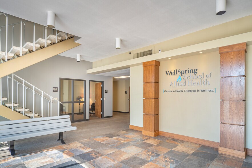 More Photos Of 9140 Ward Pky, Kansas City Office For Lease