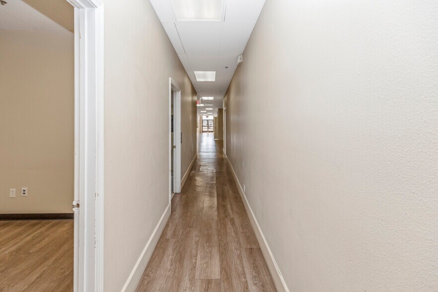 More Photos Of 333 W 18th St, Merced Office For Sale