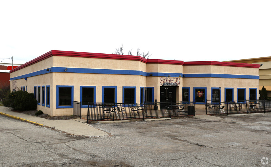 Primary Photo Of 12140 Springfield Pike, Cincinnati Restaurant For Sale