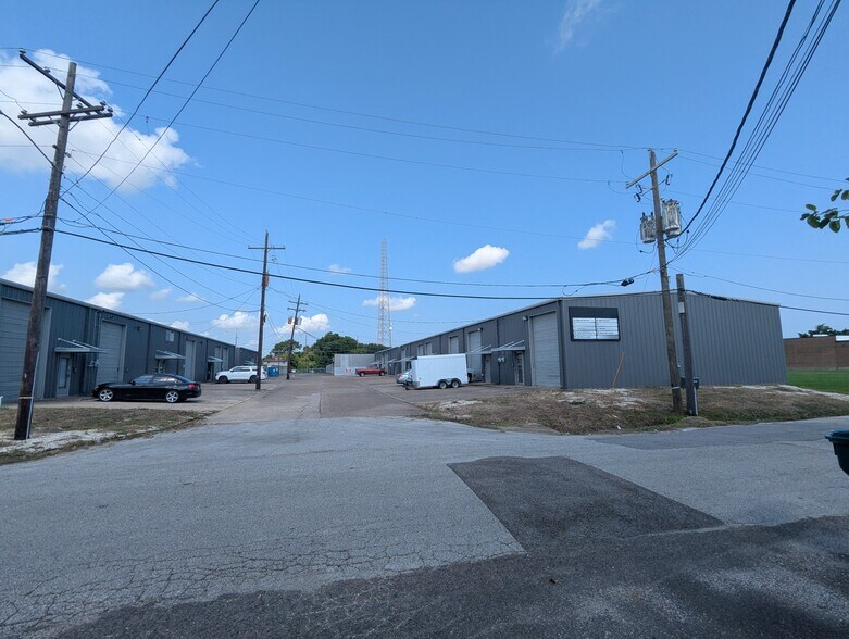 More Photos Of 51-89 Sawyer St, Beaumont Flex For Sale