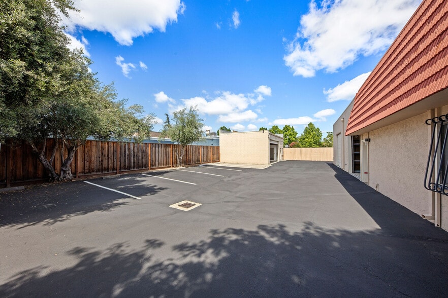 More Photos Of 75 Dillon Ave, Campbell Service For Sale