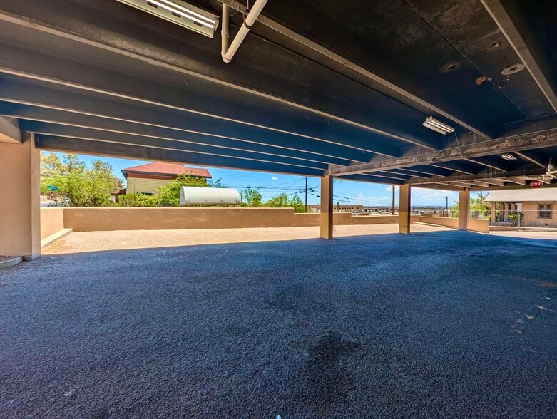 More Photos Of 2022 Murchison Dr, El Paso Medical For Sale