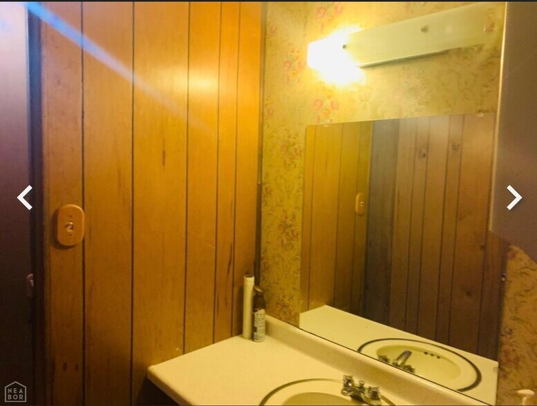More Photos Of 407 Walnut St, Newport Medical For Sale