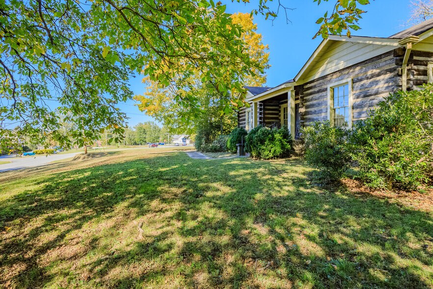 More Photos Of 615 Patterson, LaFayette Medical For Sale