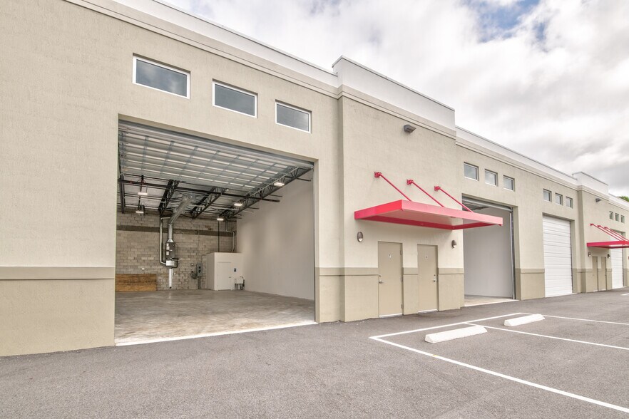 More Photos Of 7040 SE Federal Hwy, Hobe Sound Warehouse For Sale