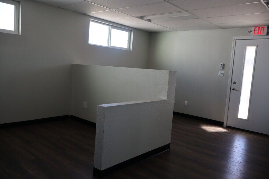 More Photos Of 6911 Doniphan Dr, Canutillo Office For Lease