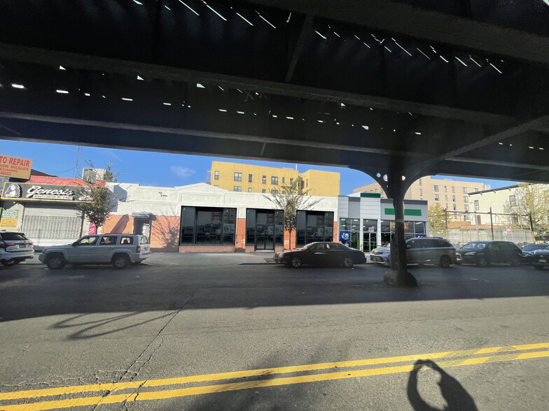 Primary Photo Of 1165 Southern Blvd, Bronx Storefront Retail Office For Lease