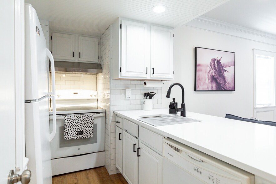 More Photos Of 48 Columbia St, Poughkeepsie Apartments For Sale
