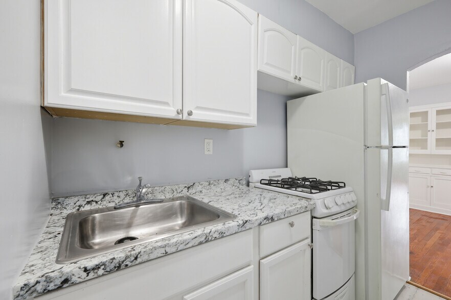 More Photos Of 3919 R St SE, Washington Apartments For Sale