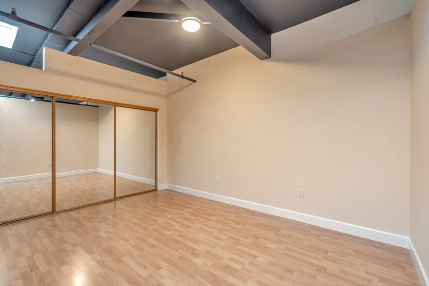 More Photos Of 74 Digital Dr, Novato Warehouse For Sale