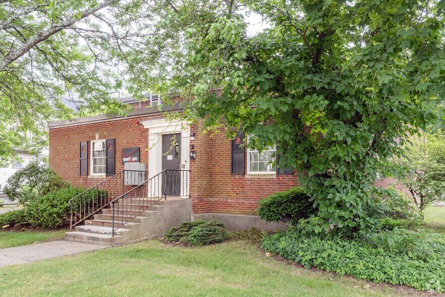More Photos Of 630 Washington St, Whitman Office For Sale