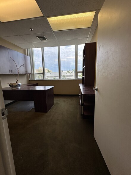 More Photos Of 2455 E Sunrise Blvd, Fort Lauderdale Loft Creative Space For Sale