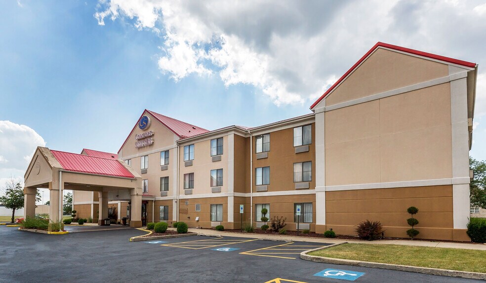 More Photos Of 2235 173rd St, Lansing Hotel For Sale