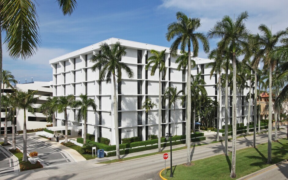 More Photos Of 251A Royal Palm Way, Palm Beach Parking Garage For Lease