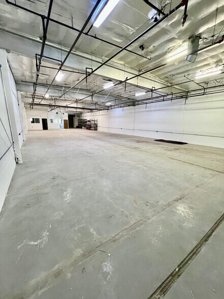 More Photos Of 3236 Union Pacific Ave, Los Angeles Warehouse For Lease