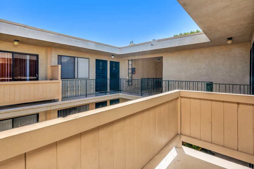 More Photos Of 7605 W Manchester Ave, Playa Del Rey Apartments For Sale
