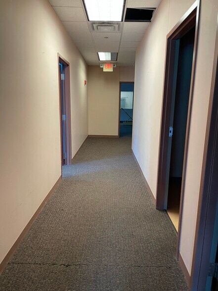 More Photos Of 7055 High Grove Blvd, Burr Ridge Medical For Lease