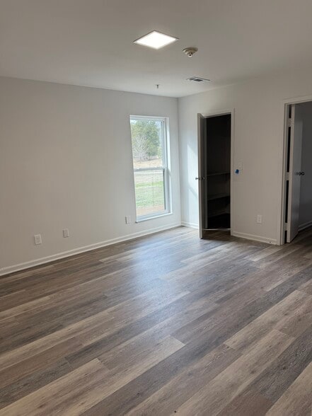 More Photos Of 1428 Rock Springs Rd, Columbia Freestanding For Lease