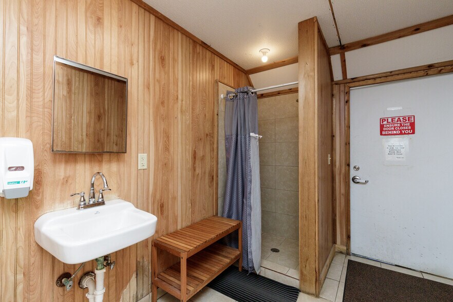 More Photos Of 10736 N Interstate Highway 37, Mathis Specialty For Sale