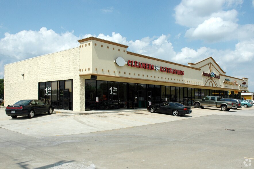 More Photos Of 8530 S Braeswood Blvd, Houston Freestanding For Lease