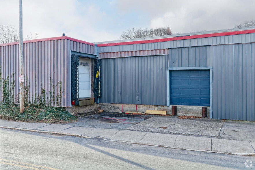 More Photos Of 107 Norris Dr, Rochester Warehouse For Lease