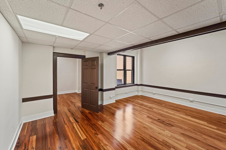 More Photos Of 216 Crown St, New Haven Office For Sale