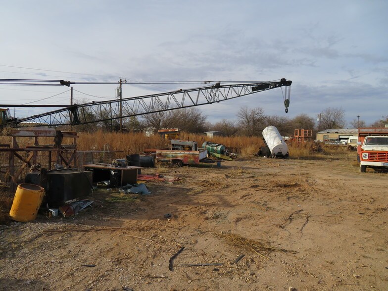 More Photos Of 1902 N Treadaway Blvd, Abilene Showroom For Sale