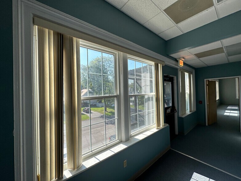 More Photos Of 314 Park St, Fulton Office For Sale