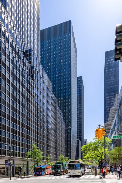More Photos Of 633 Third Ave, New York Loft Creative Space For Sale