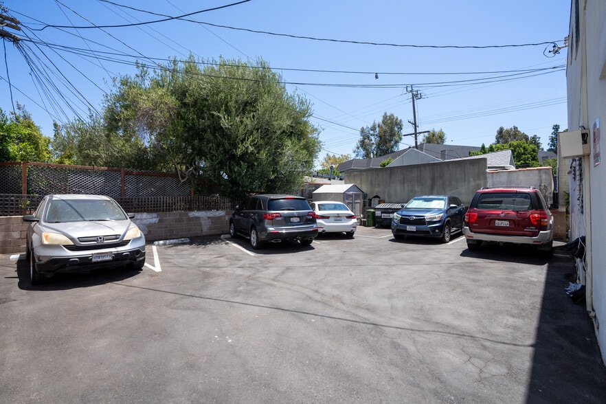 More Photos Of 710 N Hudson Ave, Los Angeles Multifamily For Sale