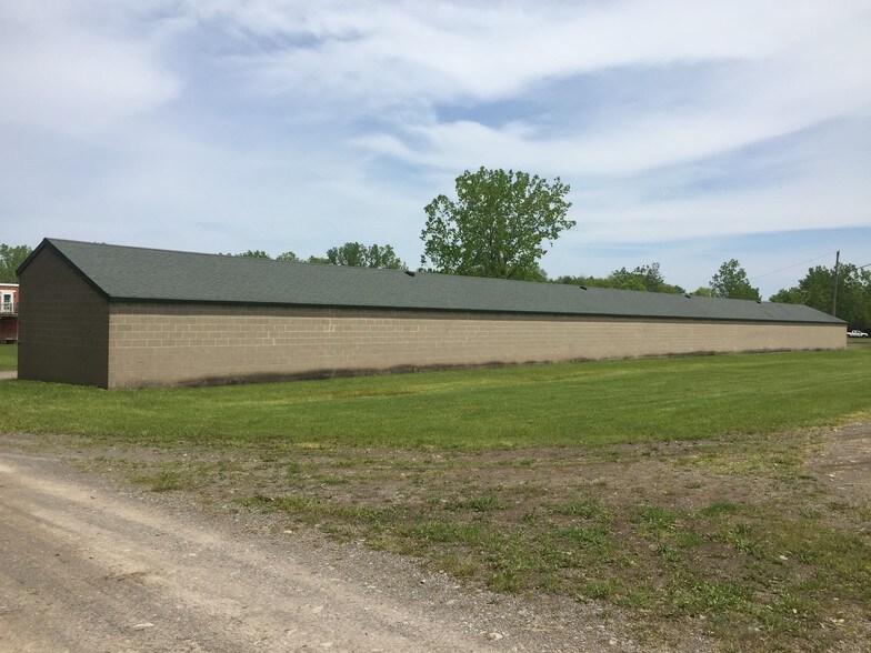 More Photos Of 1426 W River Rd, Waterloo Township Apartments For Lease