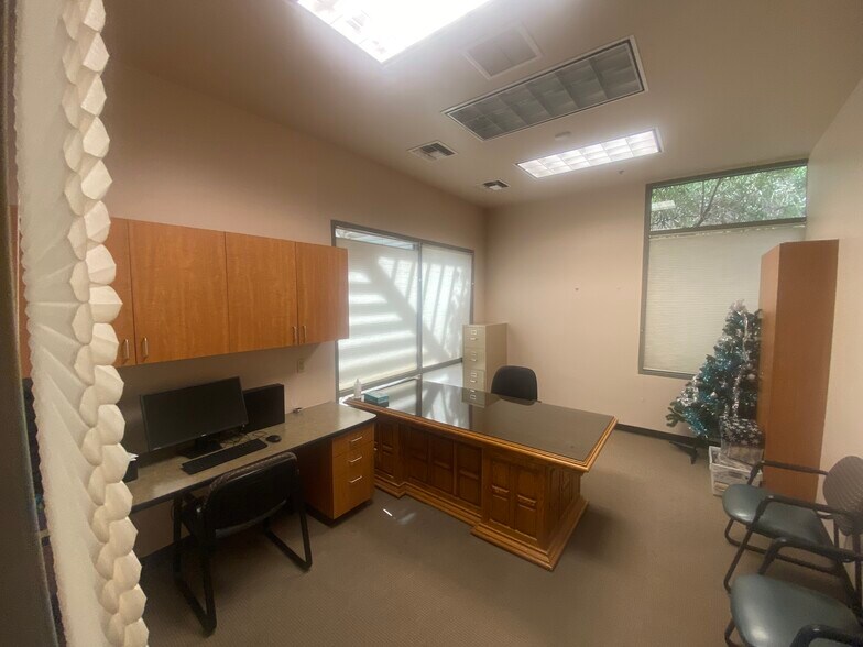 More Photos Of 6677 W Thunderbird Rd, Glendale Medical For Lease