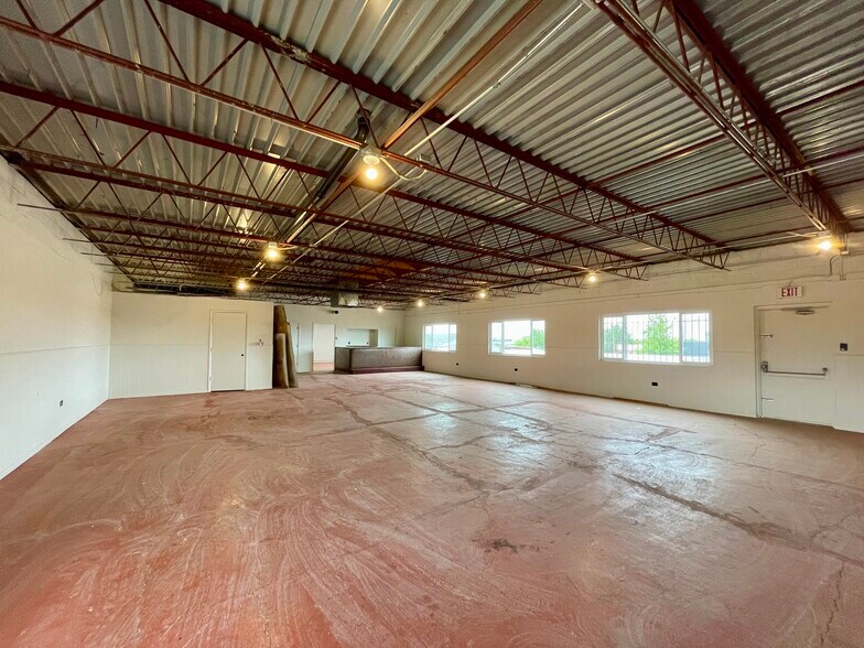 More Photos Of 2323 Dayton St, Aurora Freestanding For Lease