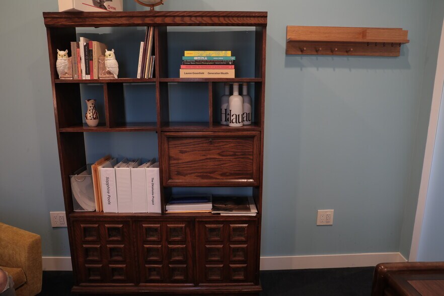 More Photos Of 2909 E 1st St, Los Angeles Office For Sale