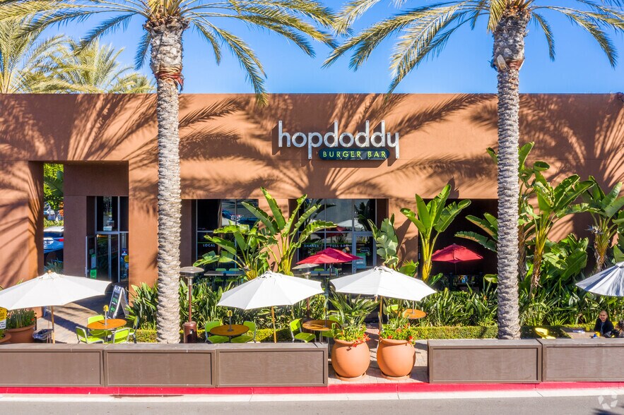 More Photos Of 2915-3011 El Camino Real, Tustin Unknown For Lease
