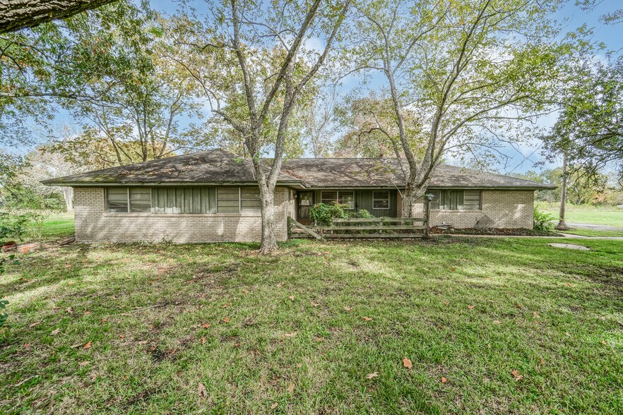 More Photos Of 503 N Friendswood Dr, Friendswood Land For Sale