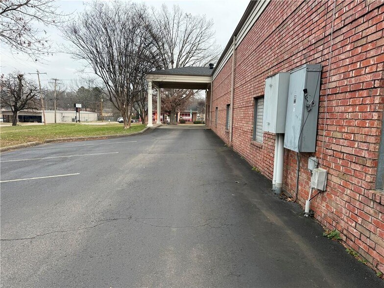 More Photos Of 718 S Arkansas Ave, Russellville Specialty For Sale