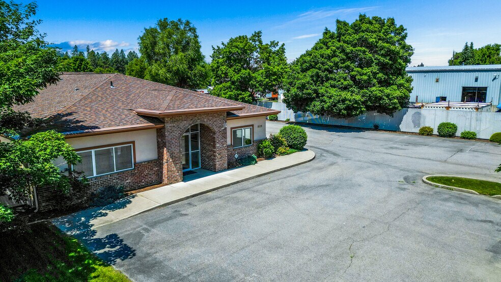 More Photos Of 9629 N Colfax Rd, Spokane Office For Sale