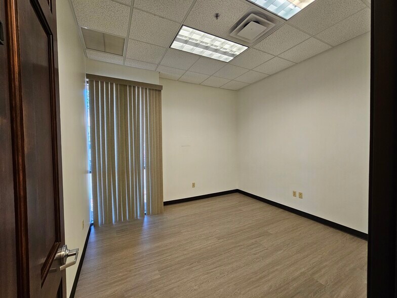 More Photos Of 18205 N 51st Ave, Glendale Medical For Lease
