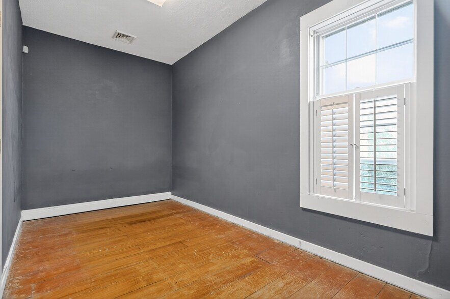 More Photos Of 1441 Saint Marys Ave, Sidney Office For Sale