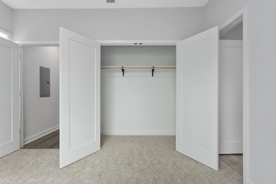 More Photos Of 4523 Forest Ave, Kansas City Multifamily For Sale