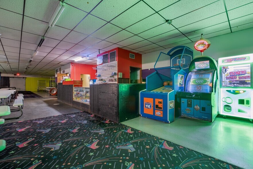 More Photos Of 21 20th St NE, Cairo Warehouse For Sale
