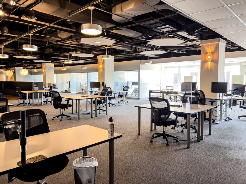 More Photos Of 100 N Queen St, Lancaster Office For Sale