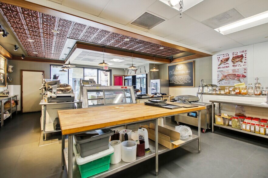 More Photos Of 4801 Folsom Blvd, Sacramento Freestanding For Lease