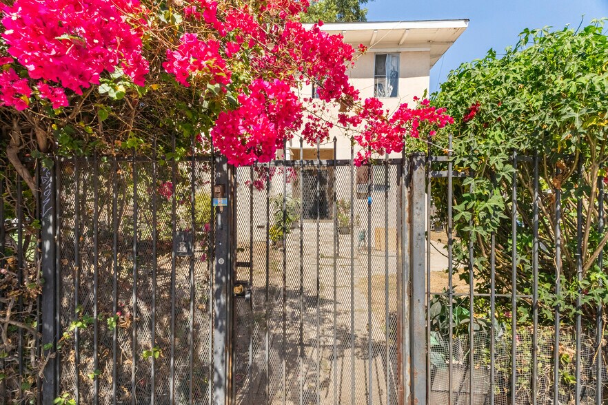 More Photos Of 1627 S Burlington Ave, Los Angeles Apartments For Sale