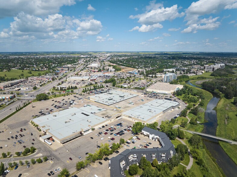 More Photos Of 375 St Albert Trl, St. Albert Department Store For Lease