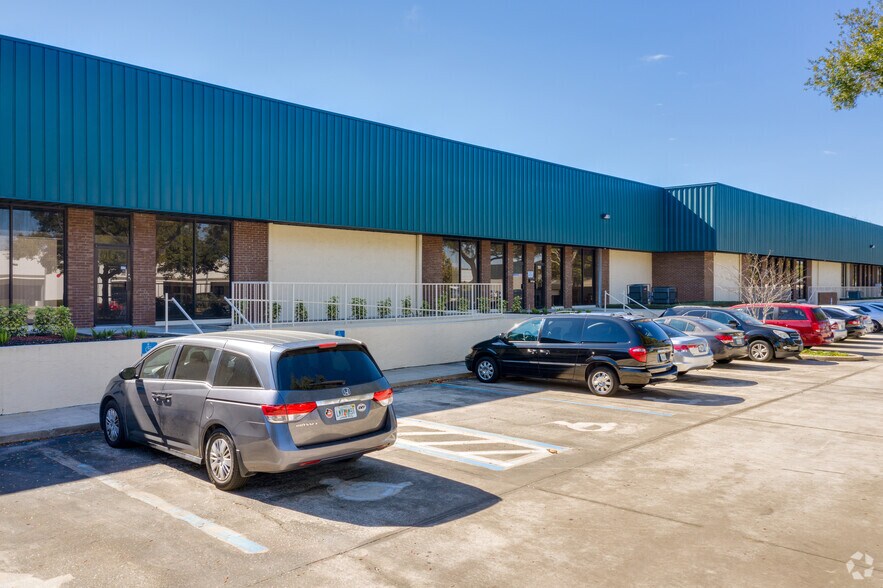 More Photos Of 4520-4564 36th St, Orlando Light Distribution For Lease