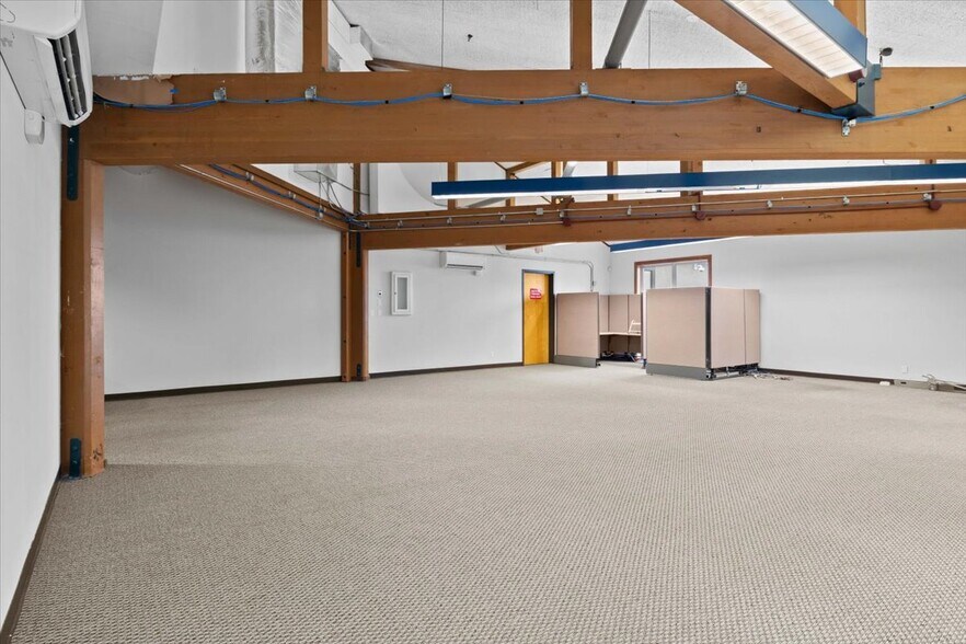 More Photos Of 1390 Waverly Dr SE, Albany Medical For Lease