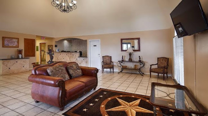More Photos Of 1562 E Main St, Brawley Hotel For Sale