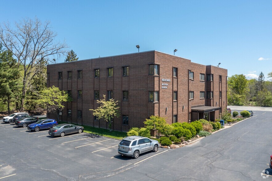 More Photos Of 34501 Aurora Rd, Solon Medical For Lease